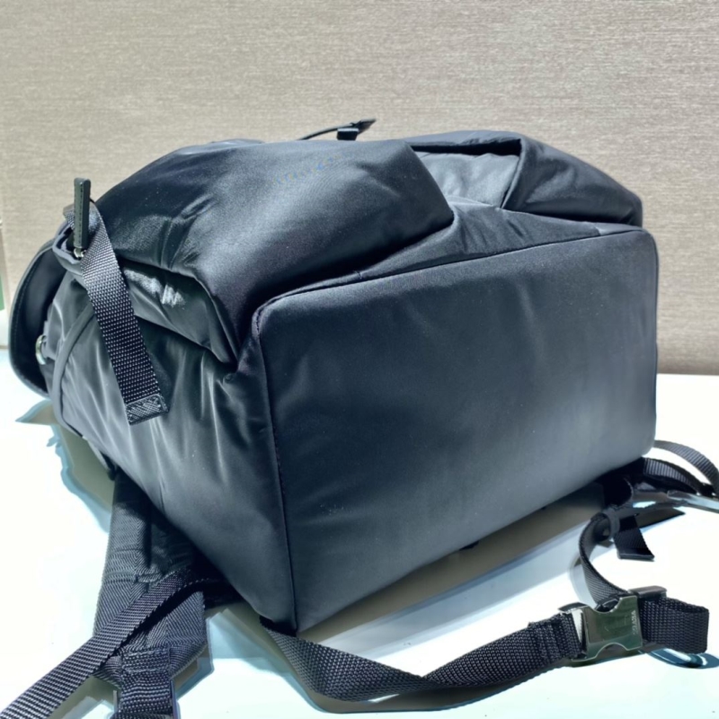 Pra*a backpacks